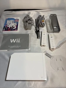 Nintendo Wii RVL-001 Console 2 Controllers, Stand Manual 1 Game - Picture 1 of 12