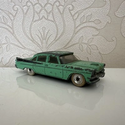 Dinky Toys No. 191 Dodge Royal Sedan Car 1959-64 Play worn Mint Green  — 第 1/4 张图片