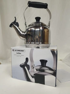 Le Creuset Stainless Steel Demi Whistling Tea Kettle 1.1L/1.2QT  - Picture 1 of 18