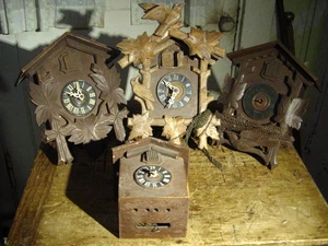 (4) ANTIQUE 1900'S GERMAN BLACK FOREST CUCKOO CLOCKS FOR PARTS OR RESTORATION - Picture 1 of 11