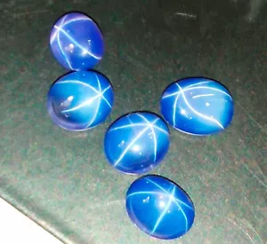 Lote de piedras preciosas sueltas de zafiro estrella azul de seis rayos estrella azul de forma ovalada natural de 2,41 quilates - Imagen 1 de 3