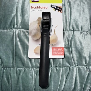 Chef'n FreshForce Garlic Crusher Hand Press Mincer Easy Clean Kitchen Tool - Picture 1 of 2
