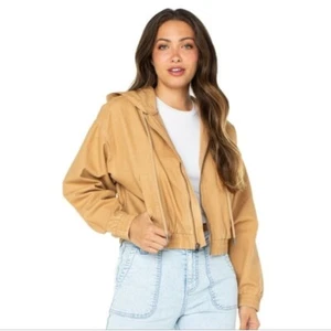 Celebrity Pink 100% Cotton Cropped Waist Cinch Hoodie In Iced Coffee Tan Size XS - Picture 1 of 11