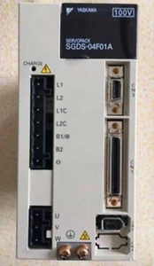 Servo usado 1 pieza SGDS-04F01A #A6-33 - Imagen 1 de 4