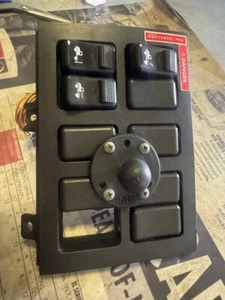 Volvo VNL Dash Panel: Switch Panel - Picture 1 of 2