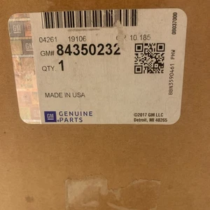 84350232 GM Inside Rear View Mirror New In Box  - Picture 1 of 4