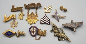 WWII Army Navy Army Air Forces Wings, Coast Artillery, Engineer Home Front Pins - Imagen 1 de 2
