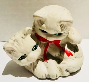 2 Kittens White "Kittens Playing" Ceramic Figurines Cats Figurine Red Bows - Picture 1 of 5