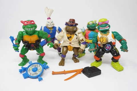 5 Vintage Teenage Mutant Ninja Turtles Figures Usagi Yojimbo, Detective Donny Cover