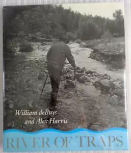 River of Traps A Village Life Signed by Alex Harris & William DeBuys HCDJ VG! - Foto 1 di 11