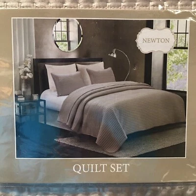 Quilt Set for Twin Bed / One Quilt & One Standard Sham - Image 1 of 4