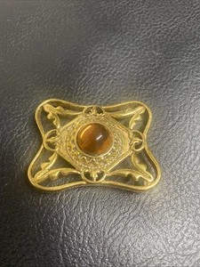 Vintage Avon 1992 Bold and Classic Glass Amber Cabachon Ornate Gold Toned Brooch - Picture 1 of 6