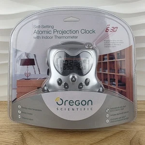 Oregon Scientific Self-Setting Atomic Projection Clock Indoor Thermometer - Picture 1 of 9