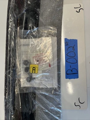 Защитный экран капота Deflecta-Shield Concept 2 I-597 для различных Ford новый из старых запасов (21-2045-ZC) - Изображение 1 из 4