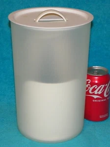 Cool!! USA Tupperware BAGEL / MUFFIN Pull Up CANISTER Clear/White Lid 3501 - Picture 1 of 6