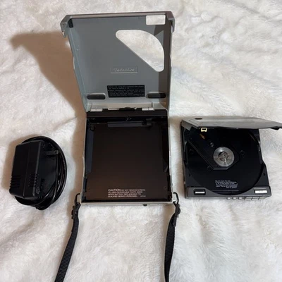 Technics Portable CD Player SL-XP7 & Case SH-CDB7 & Power Adapter Silver PARTS - Image 1 of 4