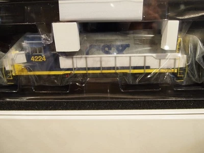 BROADWAY LIMITED 7568 C S X   GP30  (YN-2) ROAD No. 4224  PARAGON-4  DC C+SOUND - Image 1 of 2