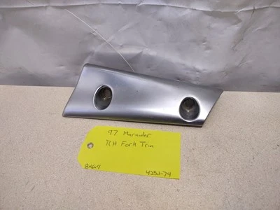 Tapicería inferior derecha Suzuki Marauder VZ800 1997 #425,1-74 Foto 1 de 4