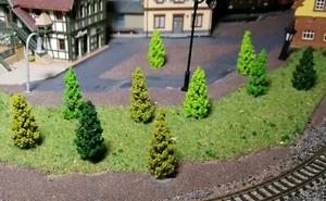 20 Tannen, hellgrün, mittelgrün, dunkelgelbgrün und dunkelgrün, 48 mm hoch - Picture 1 of 12