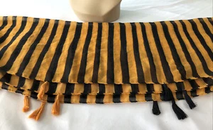 Halloween Herbst Infinity Schal Halstuch gestreift schwarz orange Quaste Lehrer Büro Lg - Bild 1 von 7