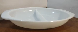 PYREX WHITE Divided 1 1/2 qt. Serving Dish #1063 all caps vtg milk glass - Picture 1 of 9