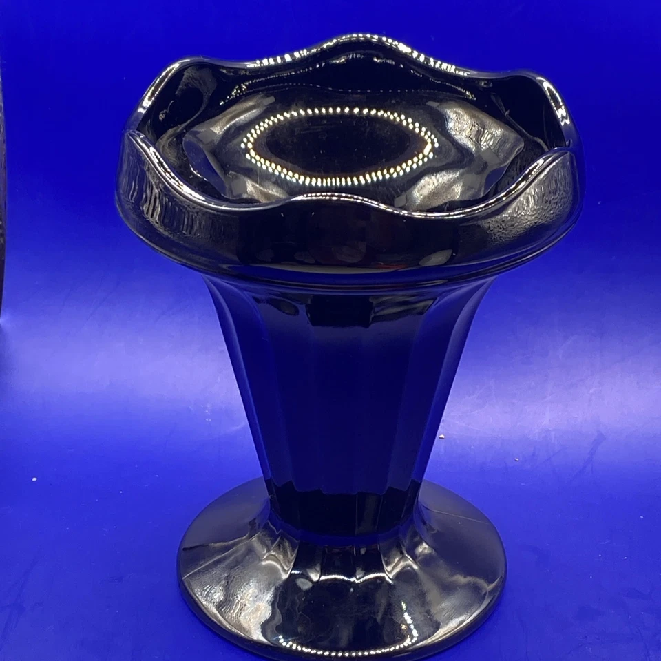 Retro Francés Luminarc Jet Negro Vidrio Festoneado Plato de Helado Repuesto De Colección Foto 1 de 4