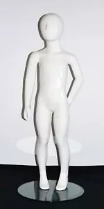 Polyform Kinder Schaufensterpuppe Schaufensterfigur 4 Jahre weiß Hochglanz Lack - Bild 1 von 3