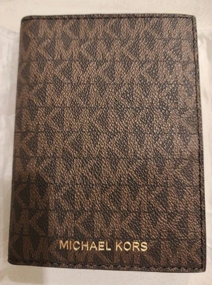 Michael Kors Cuero Jet Set Viaje Pasaporte Porta Pasaporte Billetera Marrón/Bellota Firma Foto 1 de 4