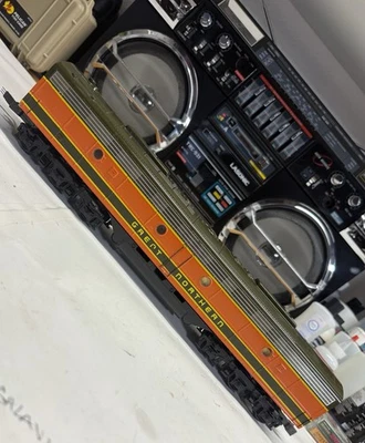 Weaver O Scale Great Northern 2 Rail Non Powered  Cart - Image 1 of 4