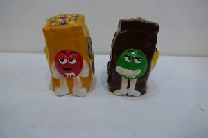 Vintage seltene Mars M&Ms braun & gelb Packung Keramik Salz Pfefferstreuer - Bild 1 von 7