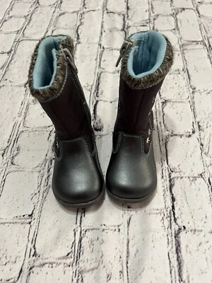 Ver Kai Run Botas Infantis Menina Hallie Estanho com Bordado Impermeável Tamanho 4 - Imagem 1 de 4