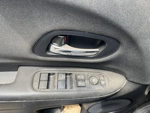 Interruptor puerta delantero HONDA HRV 16 17 18 19 20 21 22 - Imagen 1 de 1