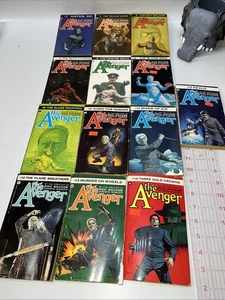 Vintage Lot of 13 The Avenger by Kenneth Robeson Paperback Library - Foto 1 di 9