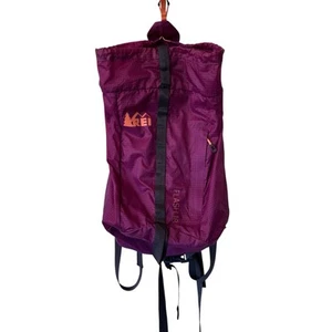 REI Flash 18 Daypack Fuchsia Ripstop Lightweight Waist Strap - Bild 1 von 6