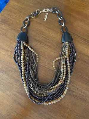 Collar Chico's llamativo múltiples hebras cuentas marrones medios mixtos Foto 1 de 4