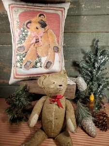 PRIMITIVE VINTAGE VICTORIAN SHAKER FOLK STYLE OLD TEDDY BEAR CHRISTMAS PILLOW - Picture 1 of 5