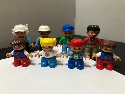 LEGO - LEGO Duplo Minifigures X 8 - 8 LEGO Duplo Minifigures - Image 1 of 4