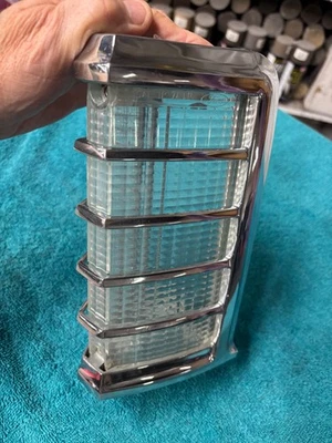 Conjunto de lâmpada de estacionamento frontal Lincoln Town Car Town Coupe década de 1970 - Imagem 1 de 4