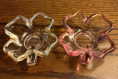 "Platos de caramelo baratija trébol de cuatro hojas de vidrio vintage 1 rosa 1 borde amarillo 4""x 2""" Foto 1 de 4