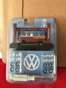 M2 MACHINES SET - 1961 VW DOUBLE CAB TRUCK - MODEL-KIT - 2022 B704 - Picture 1 of 9