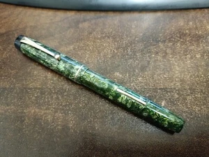 RARE VALENTINE 04 CROSS HATCHED FOUNTAIN PEN, SPRINGY 14ct GOLD NIB RESTORED - Picture 1 of 12