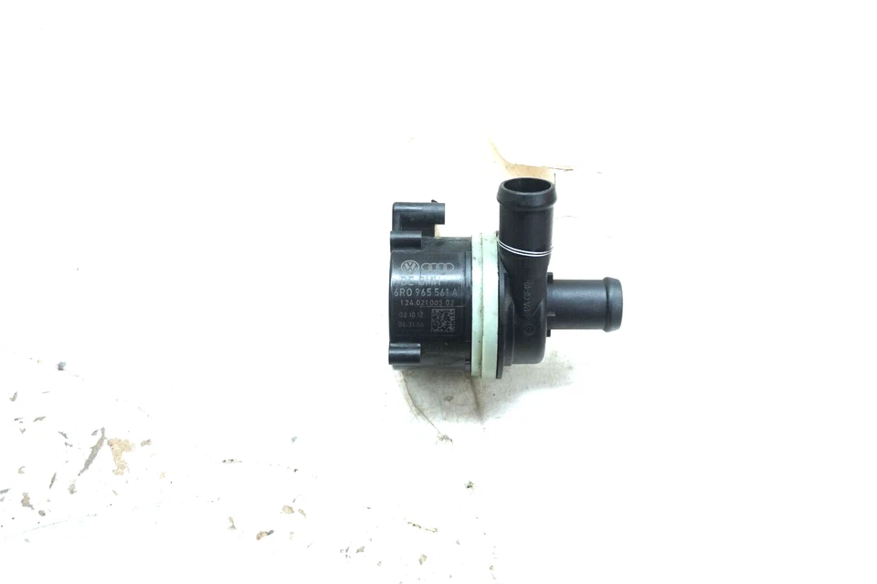 Водяной насос двигателя 2,0 л 2012-2015 Volkswagen Passat от оригинального производителя - Изображение 1 из 4