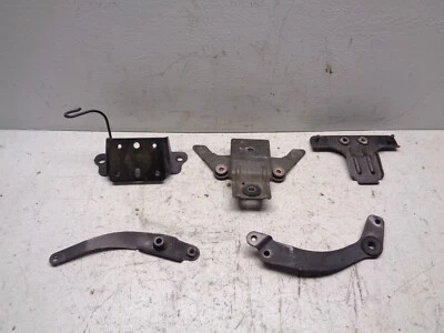 Suzuki VZ800 Boulevard M50 2006 OEM soportes de cuadro tanque de combustible soportes de cubierta lateral Foto 1 de 4