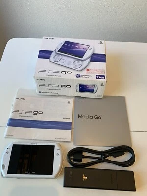 Sony Playstation Portable PSP GO Pearl White PSP-N1000PW BOX No inner box Exc - Image 1 of 4
