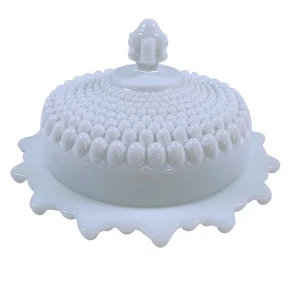 Plato cubierto de vidrio de leche Westmoreland con patas blancas Hobnail de colección con tapa. Tocador - Imagen 1 de 10