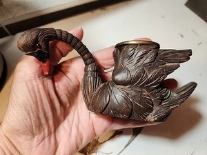 Antiguo plato de cisne tallado en madera de la Selva Negra alemana con cuello articulado y ojos de vidrio - Imagen 1 de 8