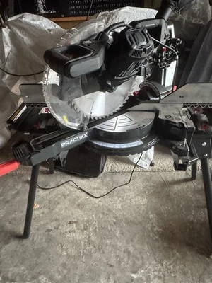 Kapp und Gehrungssäge 180 mm Schnitttiefe Mit Untergestell - Bild 1 von 4