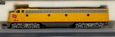 N Scale Kato Milwaukee Road E8/9A #35A USED - Image 1 of 3