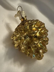 Navidad del Viejo Mundo - Pequeño Cono de Pino Dorado Brillo Brillante 3 1/2’ Nuevo sin Etiquetas - Imagen 1 de 7