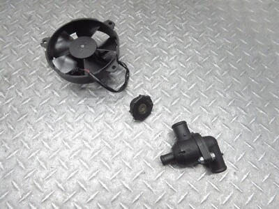 2010 09 - 10 Aprilia RSV4R 散热器风扇鼓风机发动机恒温器压力盖 — 第 1/4 张图片